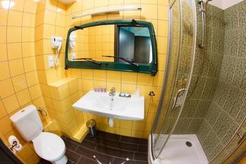 Фото номера Двухместный номер с 2 отдельными кроватями Отель GarageHotel г. Влоцлавек 40