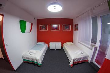 Фото номера Двухместный номер с 2 отдельными кроватями Отель GarageHotel г. Влоцлавек 13