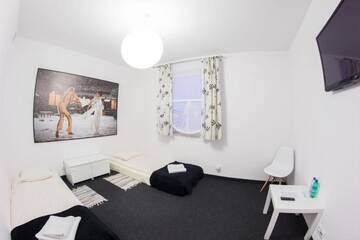 Фото номера Двухместный номер с 2 отдельными кроватями Отель GarageHotel г. Влоцлавек 10