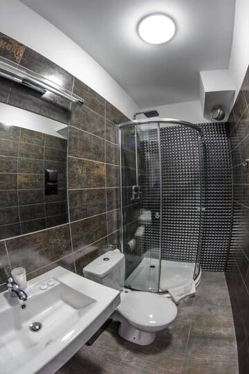 Фото номера Двухместный номер с 2 отдельными кроватями Отель GarageHotel г. Влоцлавек 12