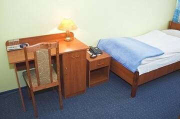 Фото номера Трехместный номер Отель Hotel Kujawy г. Влоцлавек 3