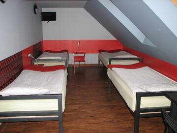 Фото номера Четырехместный номер Хостелы Hostel Fabryka г. Влоцлавек 7